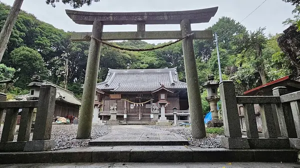 新居諏訪神社