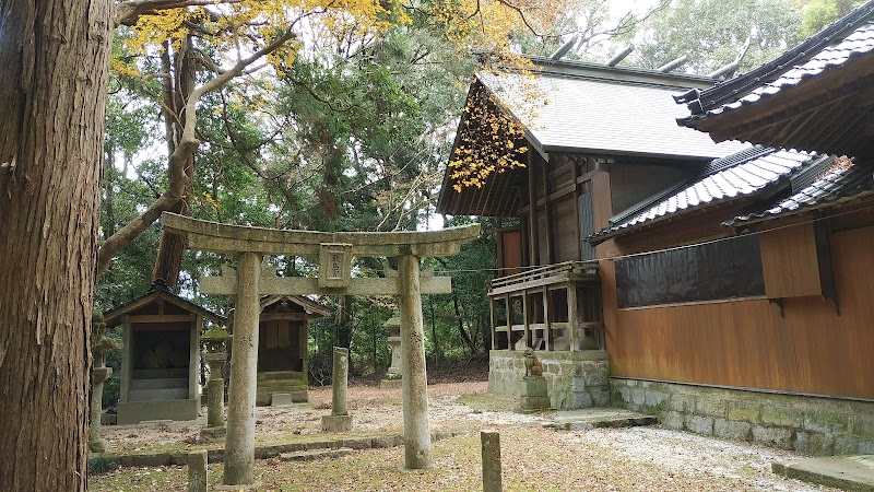 天降八神社所  (庄内東佐與)