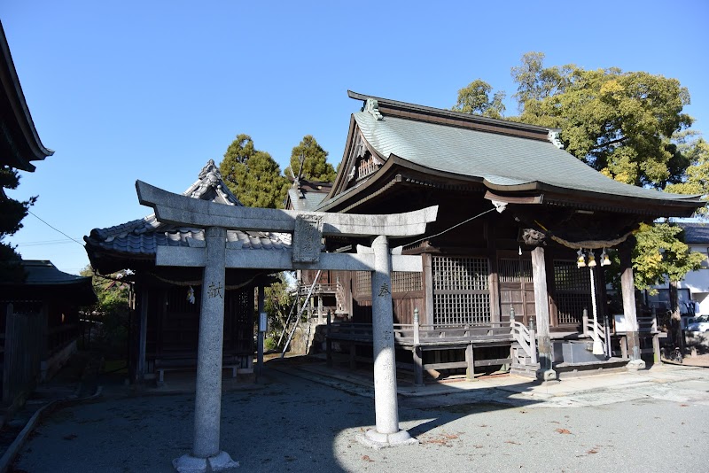 屋須多神社     (八坂神社境内)