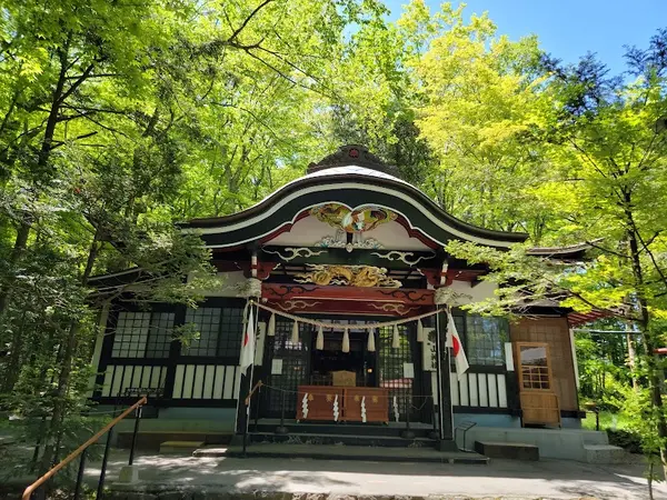 新屋山神社
