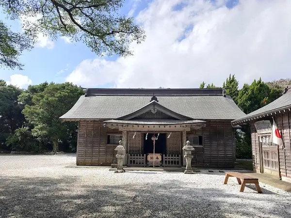 優婆夷宝明神社