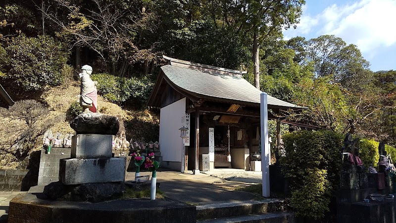 金出神峰寺  (金出観音堂)