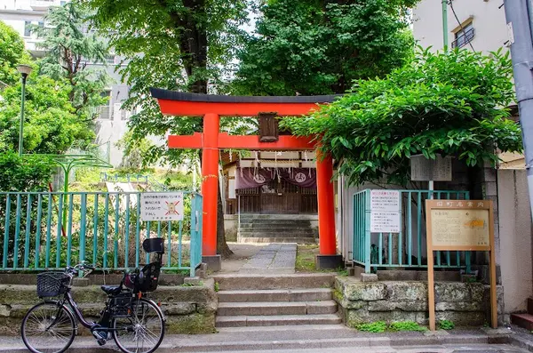 出世稲荷神社 (春日稲荷神社)