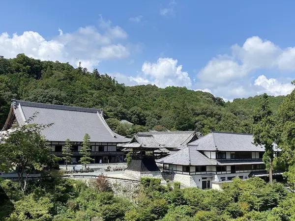 奥山半蔵坊坊守神社