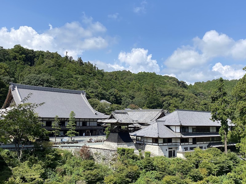 奥山半蔵坊坊守神社